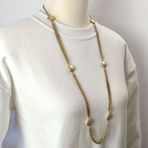 Anne Klein Vintage AK Faux Button Pearl Gold Tone Chain 36in Rope Necklace - Picture 1 of 16